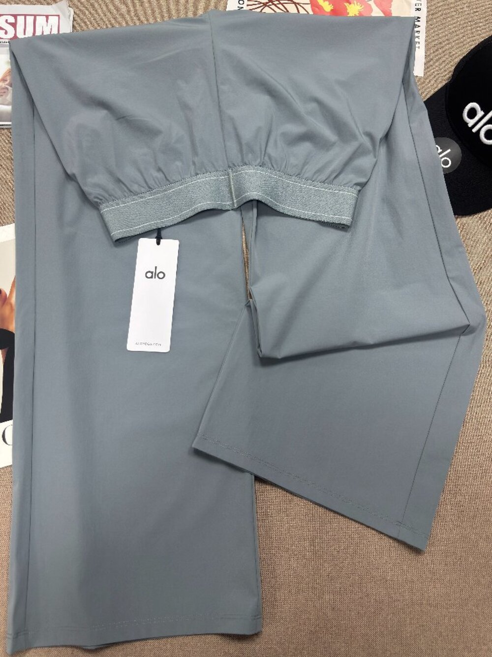 NWT🍯ALO Yoga Suit Up Trouser Steel Grey🚴(Regular 30 inches)Wide Leg Athleisure - Picture 4 of 8